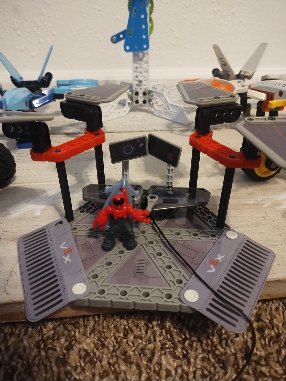 HEXBUG Vex Robotics Rescue Division Explorer Build-able Robotic Set lot  6 - Picture 2 of 16